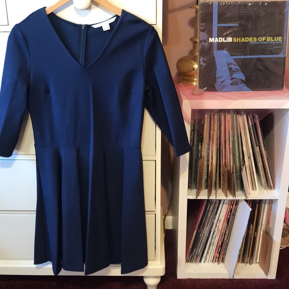 DVF Jeannie V Neck Fit and Flare Full Skirt Navy Diane Von Furstenburg Designer - Picture 1 of 16